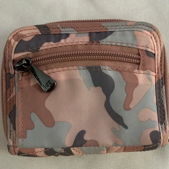 Lug Quilted Camouflage Wallet - Pink and Gray - Picture 2 of 6
